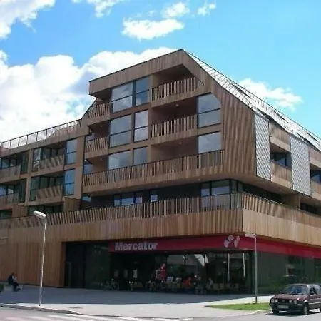 Apartma With 2 Bedrooms And Big Family Garden *