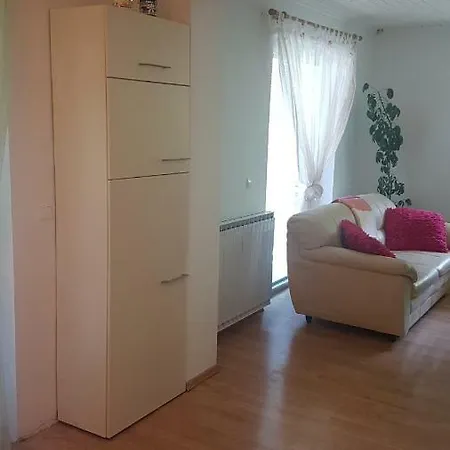 דירה Apartma With 2 Bedrooms And Big Family Garden