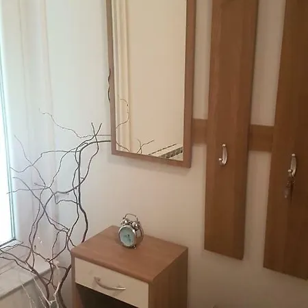 Apartma With 2 Bedrooms And Big Family Garden בוהין