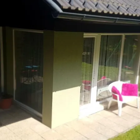 דירה Apartma With 2 Bedrooms And Big Family Garden *