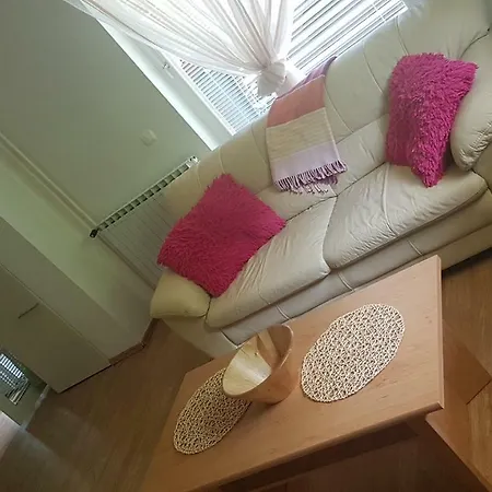 Apartma With 2 Bedrooms And Big Family Garden 博希尼