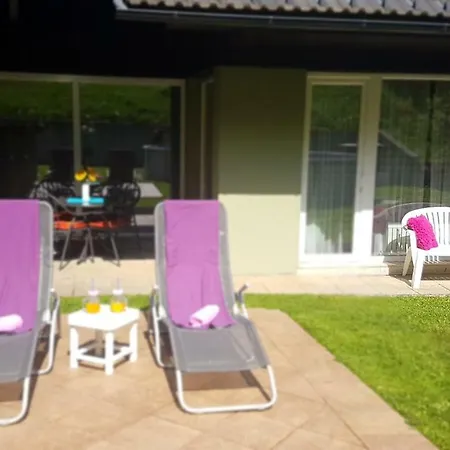 דירה Apartma With 2 Bedrooms And Big Family Garden *