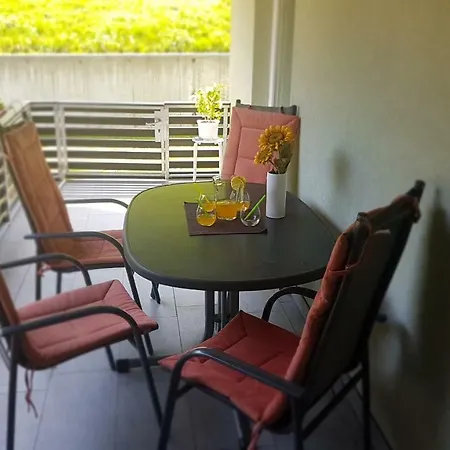 公寓 Apartma With 2 Bedrooms And Big Family Garden *