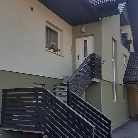 Apartma With 2 Bedrooms And Big Family Garden 博希尼